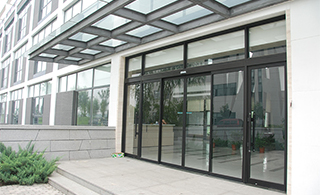 The difference between medical automatic door and electric door